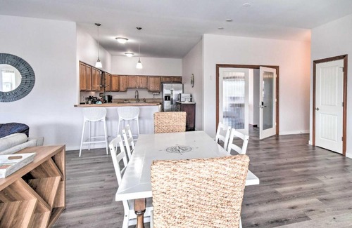 Ocean Shores Apartamento | Swim, Hike and Fish Canalfront Gem in Ocean Shores