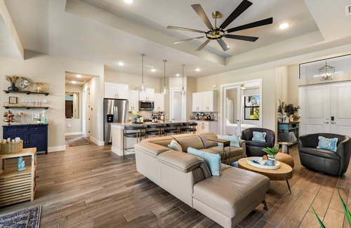 Punta Gorda Casa | Swim Sun Relax 4BR {1-K 3-Q} 2BA with Heated Saltwater Pool