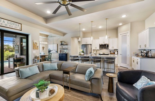 Punta Gorda Casa | Swim Sun Relax 4BR {1-K 3-Q} 2BA with Heated Saltwater Pool