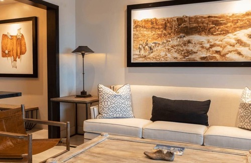 Los Cangrejos II y ÌII Apartamento | Swim-up bar, private beach, infinity pool, and Greg Norman-designed golf course