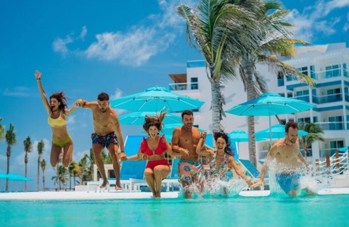 Puerto Morelos Apartamento | Swim-Up Suite/Infinity Pool/Private Terrace/Caribbean Sea Views ; Adults-Only