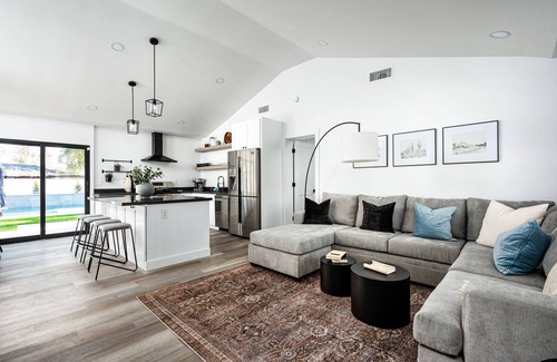 Southwest Village Casa | Swim up to cooking & entertainment, play corn hole, and relax by the fire at Cascada
