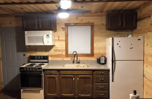 Plainfield Cabina | Swimming,boat,kayak,fish,BBQ,ATV,hike,Huge Deck,pets,Nordic MT- ski,tube,private