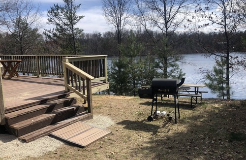 Plainfield Cabina | Swimming,boat,kayak,fish,BBQ,ATV,hike,Huge Deck,pets,Nordic MT- ski,tube,private