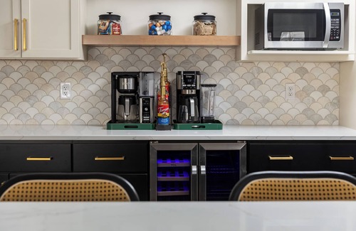 Macatawa Casa | Swimming in Amenities
