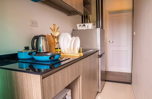Mueang Samut Prakan District Apartamento | Piscina y gimnasio, cerca de BTS PuChao / bkbloft9 - Tambon Thepharak