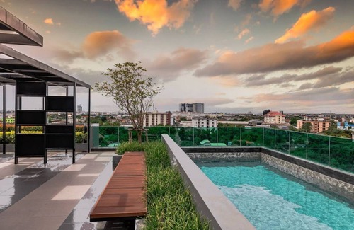 Mueang Samut Prakan District Apartamento | Piscina y gimnasio, cerca de BTS PuChao / bkbloft9 - Tambon Thepharak