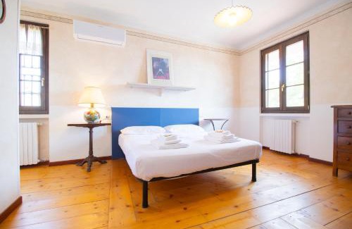 Lonato del Garda Casa | swimming pool and private garden, Casa in collina