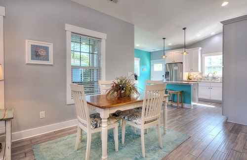 Tranquil Harbour Casa | Swimming Pool, Elevator, Fire Pit, EV Charger, Pickleball, Walk to Beach!