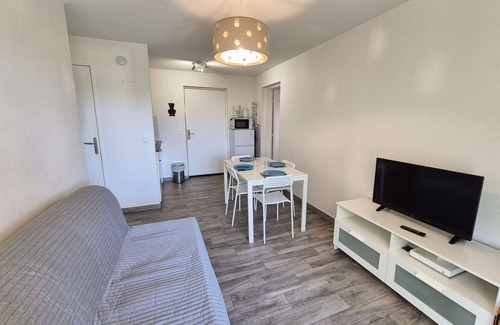 Tamaris Apartamento | Piscina, playas cercanas, internet y parking privado