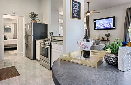 Azle Casa | Swimming Pool, Hot Tub, Sauna, Pickleball, Game Room, Poker Room, BBQ, Longhorns