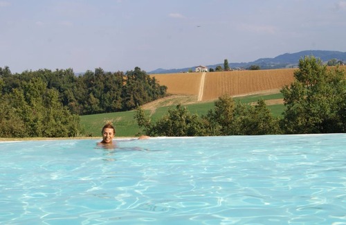 Crespellano Casa | Piscina, bienestar y relajación en las colinas de Bolonia