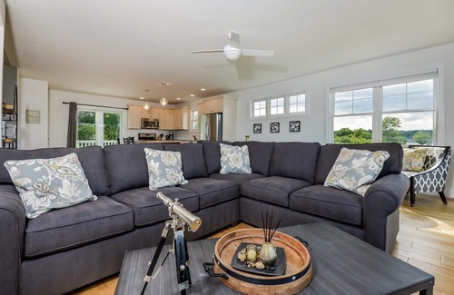 Douglas Condominio | Swing Bridge Condo - Unit 40