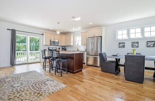 Douglas Condominio | Swing Bridge Condo - Unit 40