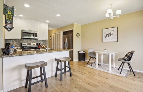 Diamondhead Casa | Swing on Over to this Golf Club Condo