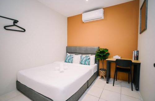 Downtown George Town Hostal | Swing & Pillows - Penang Road, Georgetown Penang