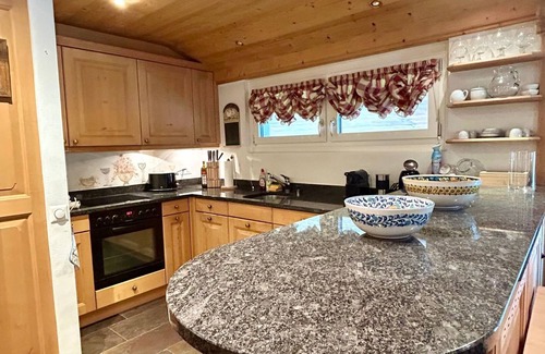 Saanen Apartamento | Swiss Alps Delight-Cozy High Style Luxurious Flat