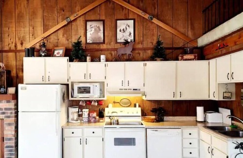 Bessemer Casa | Swiss Hut Unit 1