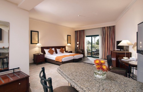 Dream Land Hotel | Swiss Inn Plaza