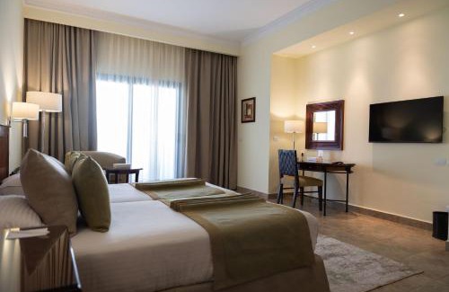 Dream Land Hotel | Swiss Inn Plaza Hotel