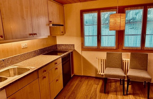 Saanen Chalet De Esquí | Swiss Peaks Haven with Unparalleled Views