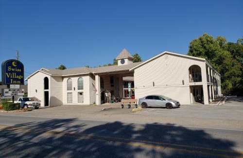 Eureka Springs Hotel | Swiss Village Inn
