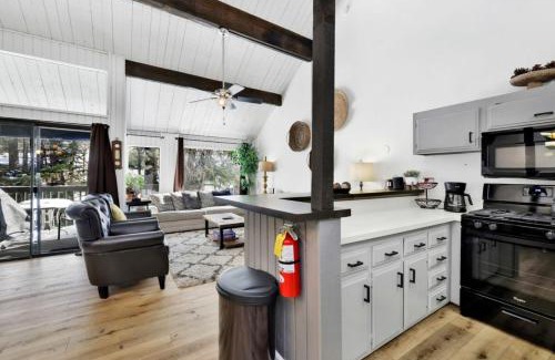 Big Bear Lake Casa | Switzerland Slopes #2125 by Big Bear Vacations