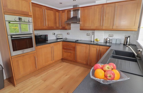 Penycwm Cabaña | SWN Y DON, family friendly, country holiday cottage in Solva
