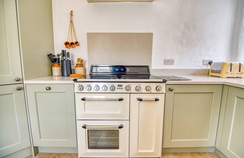 Abereiddy Cabaña | Swn y Mor, Holiday Cottage Abereiddy, Sleeps 6, 3 bedrooms, bathrooms