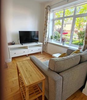 Sutton Cross Casa | Swords Entire Cozy home 5 mins from Airport
