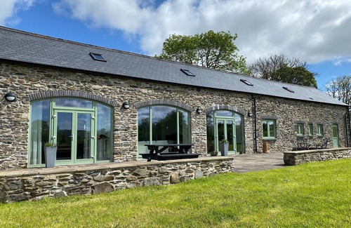 Tregaron Cabaña | Swydd Long Barn, Swyddffynnon