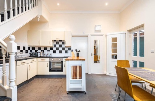 Bootham Casa | Sycamore Cottage York, dog friendly, close to the river
