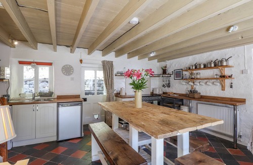 Fishguard Cabaña | SYCAMORE VESTRY, pet friendly, character holiday cottage in Fishguard