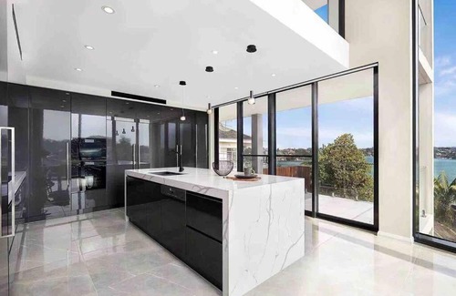 Blakehurst Casa | SYD Luxury cheerful water view holiday house