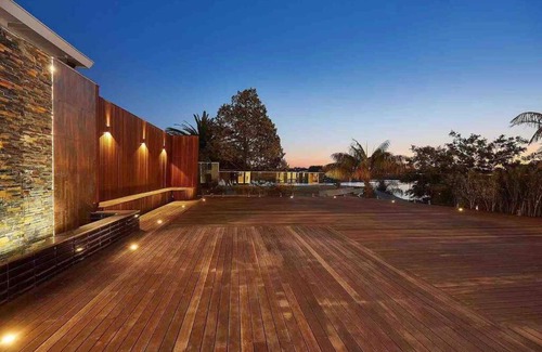 Blakehurst Casa | SYD Luxury cheerful water view holiday house