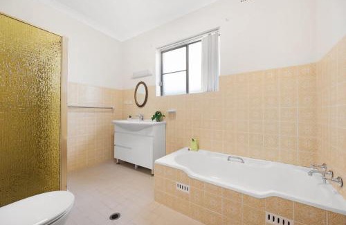 Croydon Casa | Sydney Croydon 4bed house cls burwood and Ashfield