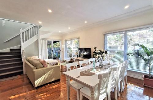 Miranda Casa | Sydney Meets Miranda, Comfy 4 Bedrooms Corner House