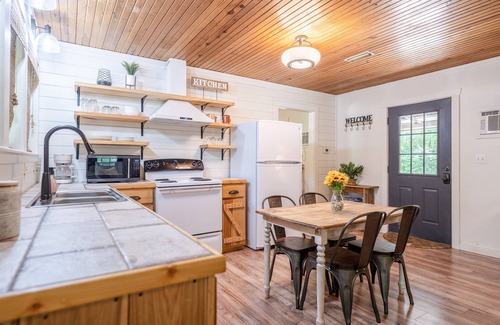 Mountain View Cabina | Sylamore Creek Retreat- with Creek Views