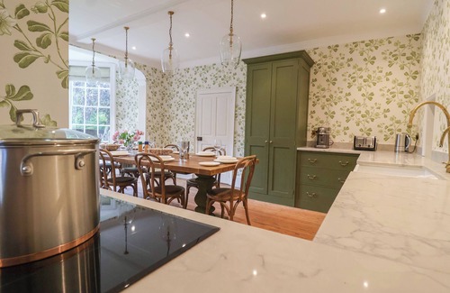 Diss Casa | SYLEHAM HOUSE, pet friendly, luxury holiday cottage in Eye