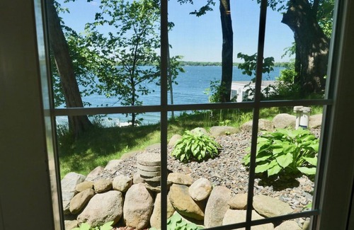 Annandale Casa | Sylvia Cedars Cabin Rental Snowmobile and Boat Rentals
