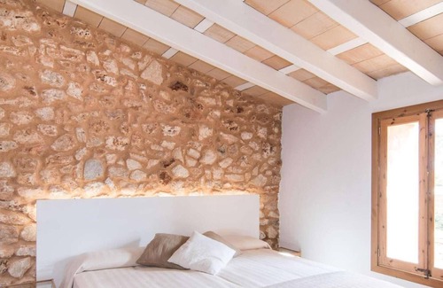 Es Palmer Villa | symbiosis of old and new buildings