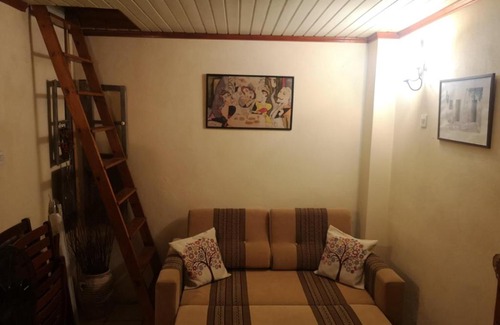 Pedi Apartamento | Symi George House