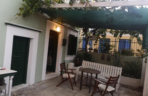 Pedi Apartamento | Symi George House