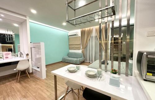 Seri Kembangan Apartamento | Symphony Tower - Studio, High Floor, Self Check in, Free Parking, Free Netflix, 200mbps WIFI WIFI