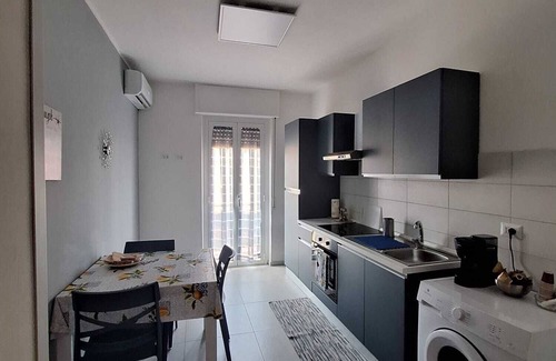 Grottasanta Apartamento | Syracuse Tourist apartment complete with everything and close to many services.