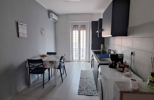 Grottasanta Apartamento | Syracuse Tourist apartment complete with everything and close to many services.