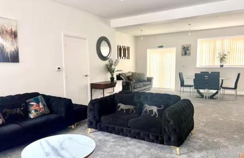 Leicester Apartamento | Syster Properties Leicester LE3 Stay with Free Parking Peaceful Area at Sangha walk