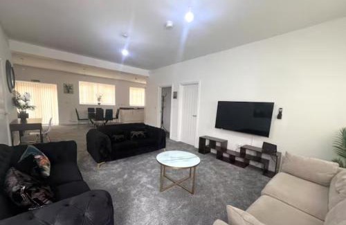 Leicester Apartamento | Syster Properties Leicester LE3 Stay with Free Parking Peaceful Area at Sangha walk