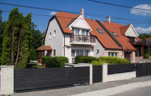 Balatonfuzfo Casa | Szépkilátás Vendégház