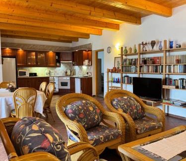 Szolosgyorok Apartamento | Szőlősgyörök Kun Apartment with 3 bedrooms on 92 in